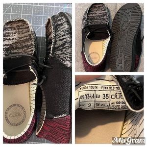 Boys hey dude shoes size 3